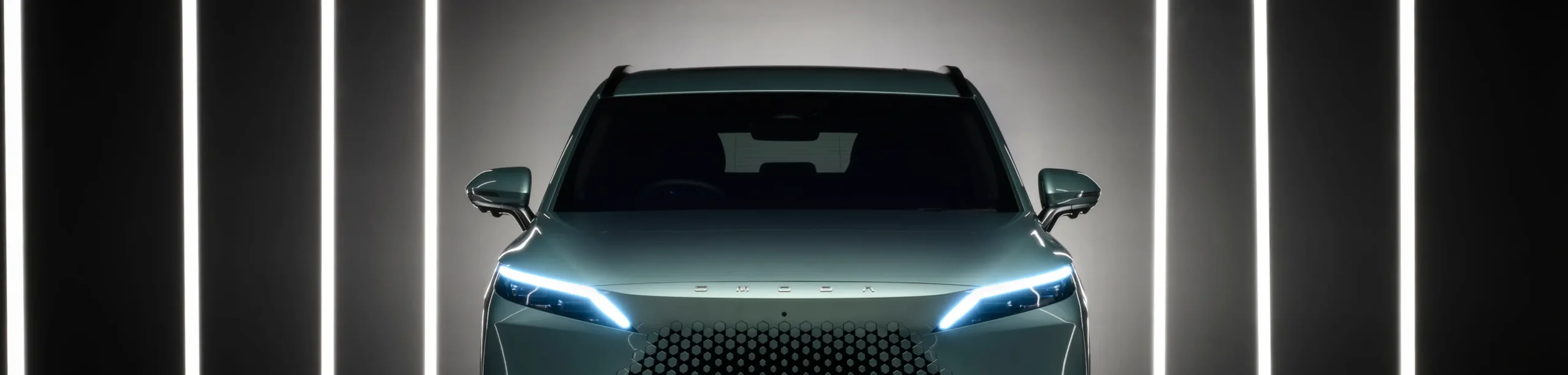OMODA 7 PHEV with Headlights on