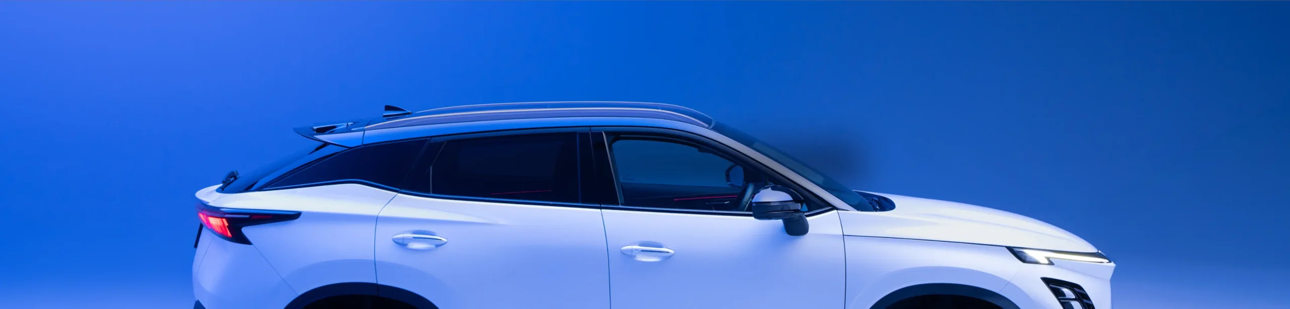 Close up of white OMODA EV