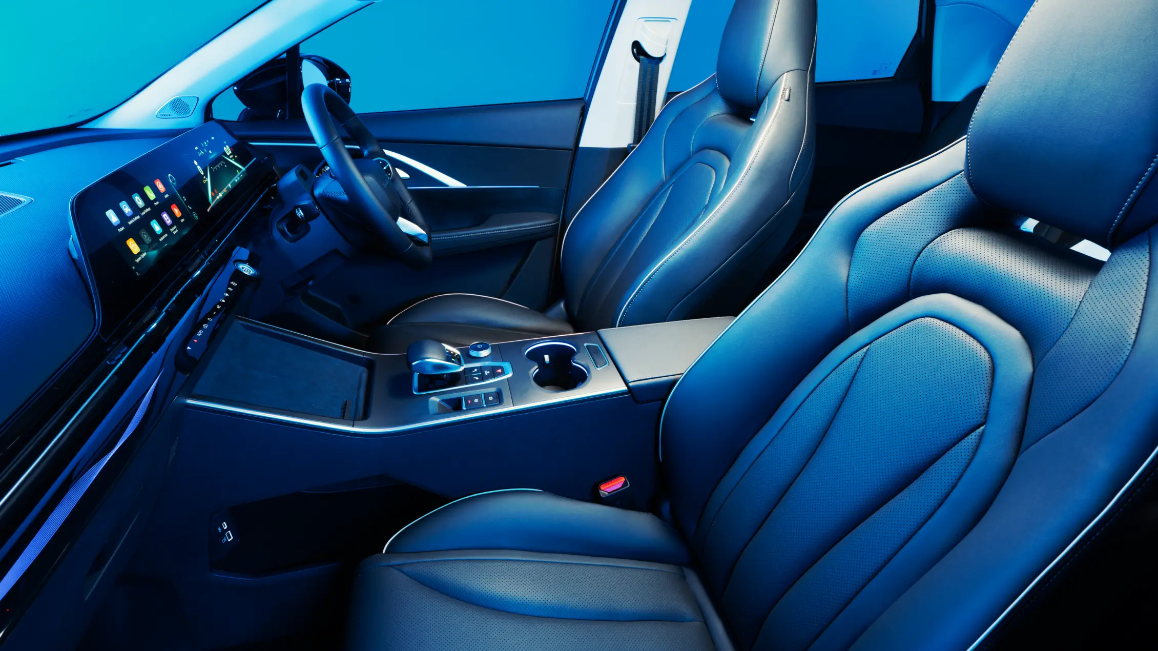 OMODA 5 front seat interior