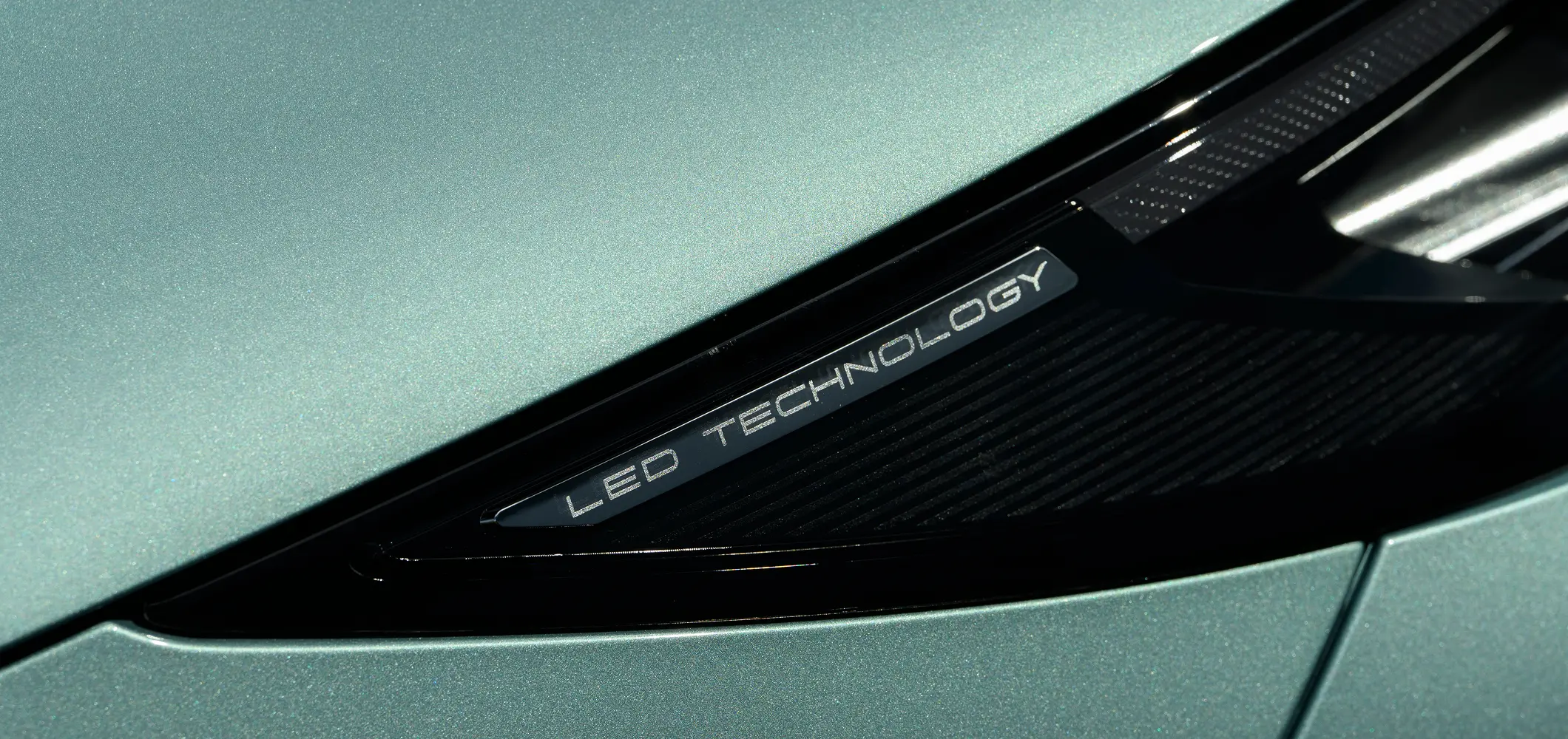 Close up of OMODA 7 LED Technology