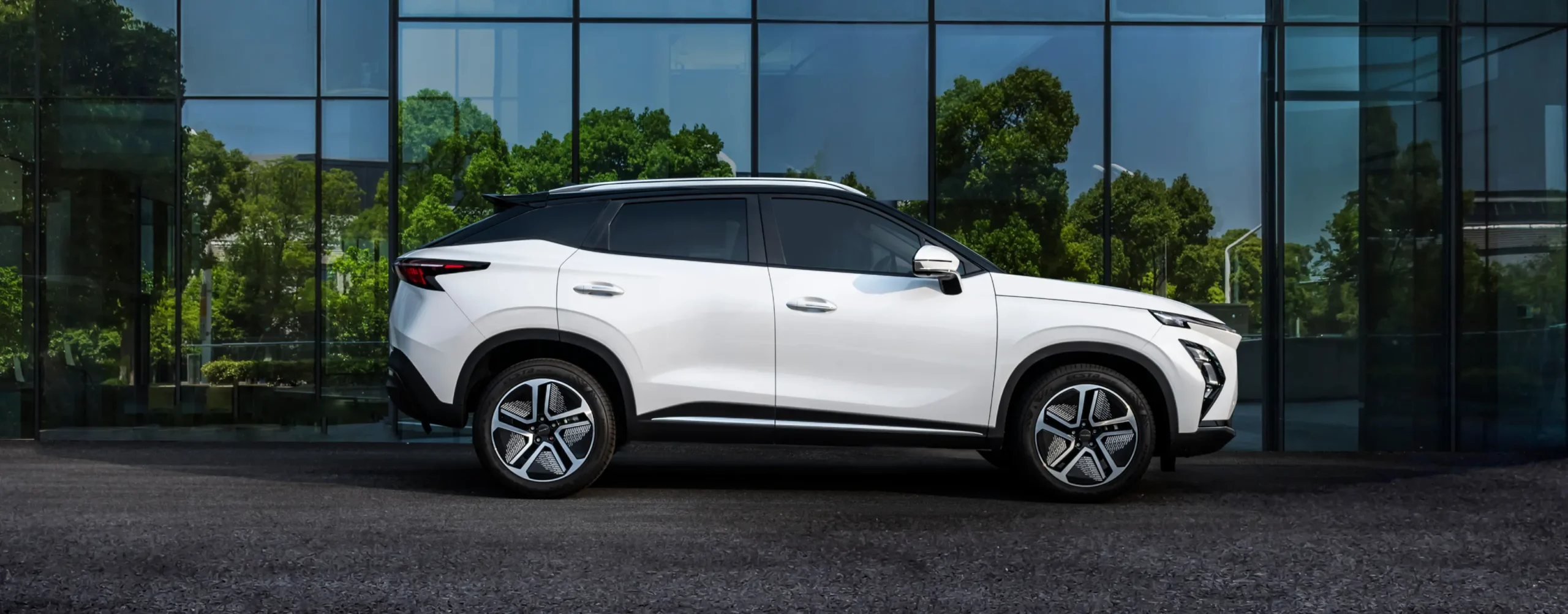 side profile of OMODA outside