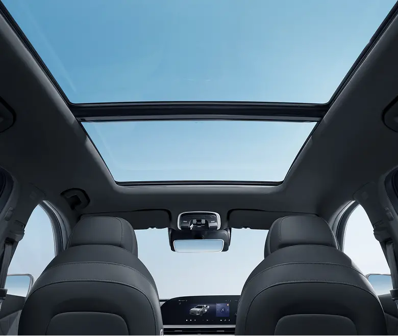 interior view of the sunroof in OMODA 9