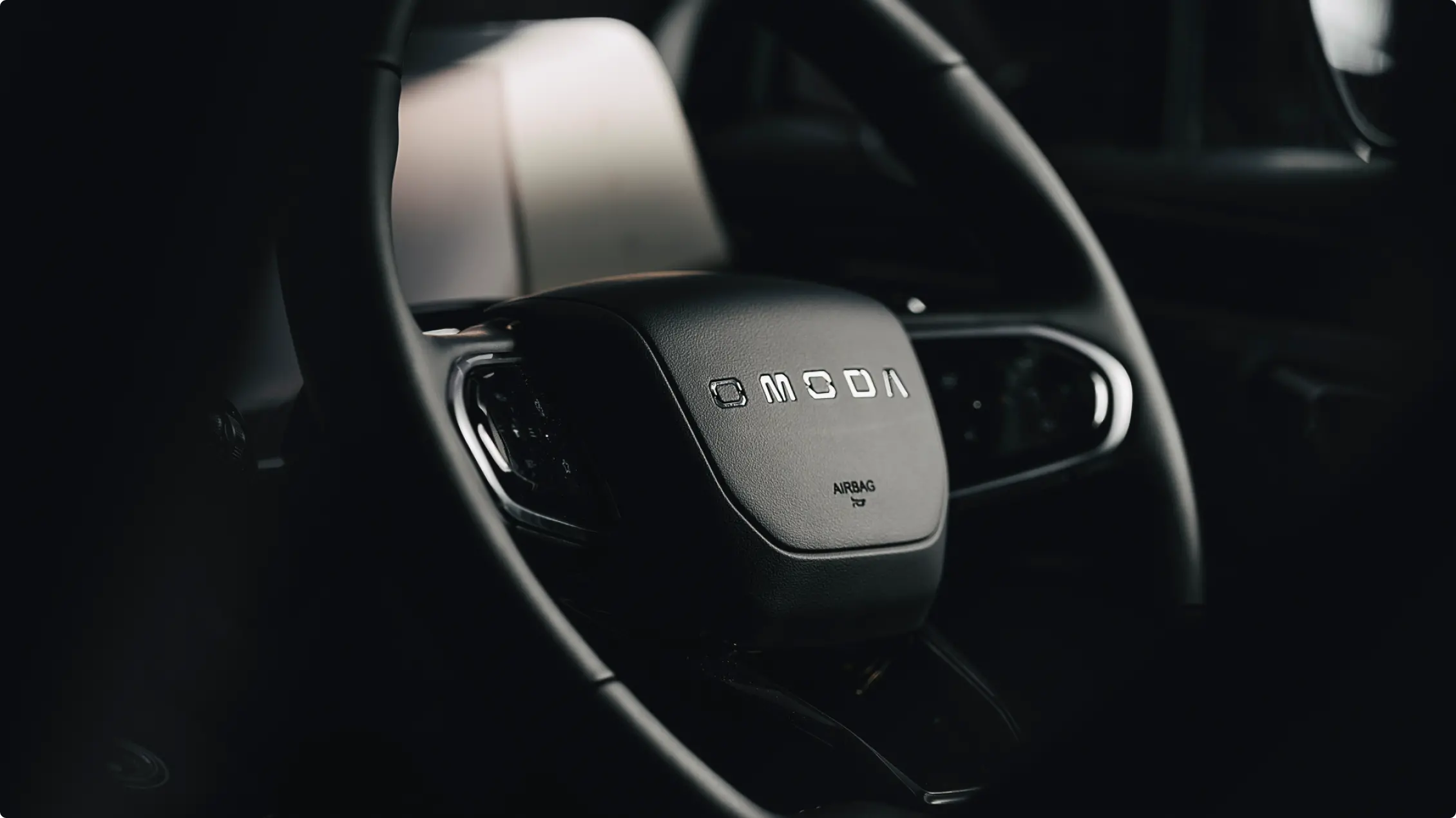 Close up of the OMODA 5 SHS-H Steering Wheel
