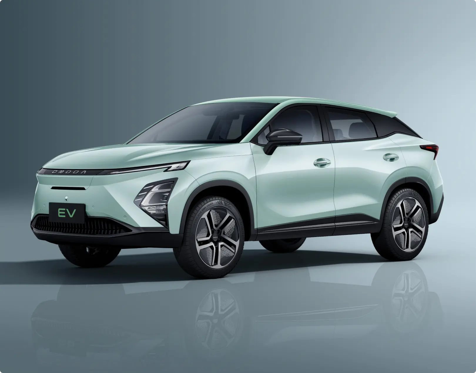 side profile of jade green OMODA E5