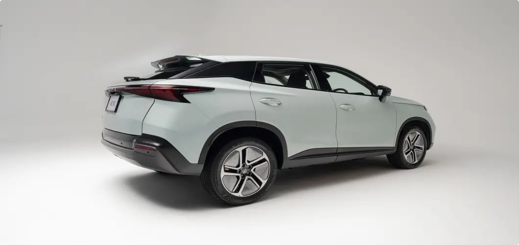Rear shot of OMODA E5