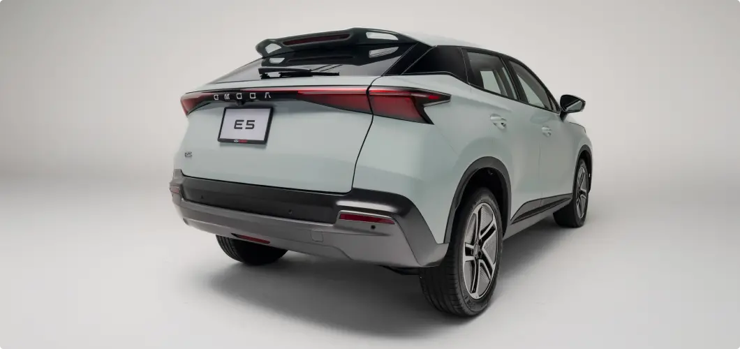 Rear shot of OMODA E5